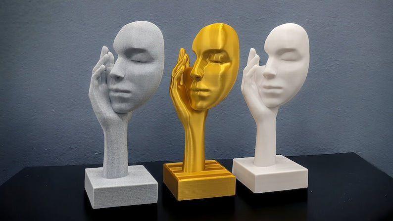 Abstract Sculpture - Surrealism Women Sculpture