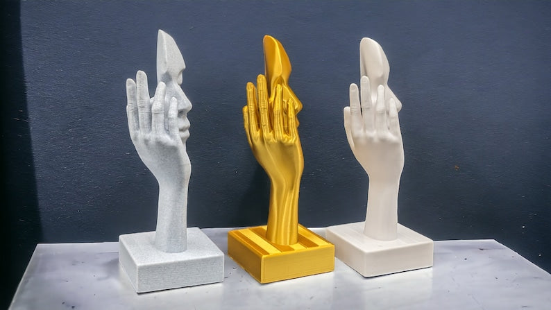 Abstract Sculpture - Surrealism Women Sculpture