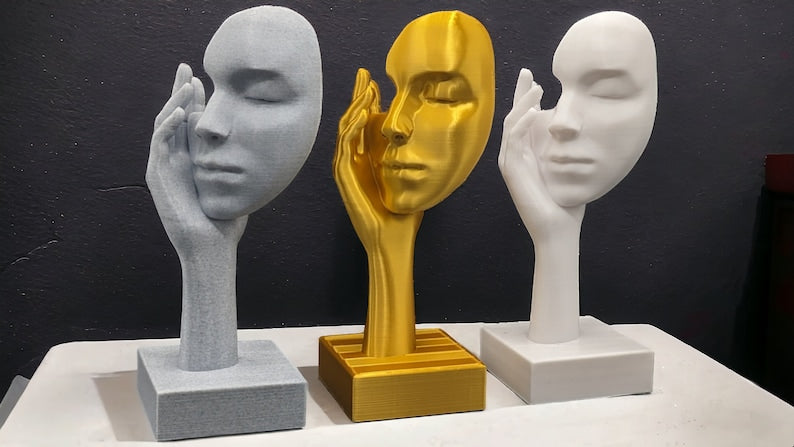 Abstract Sculpture - Surrealism Women Sculpture