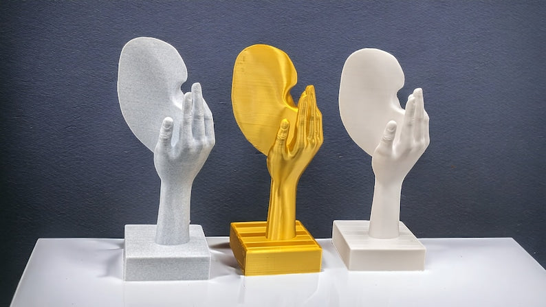 Abstract Sculpture - Surrealism Women Sculpture